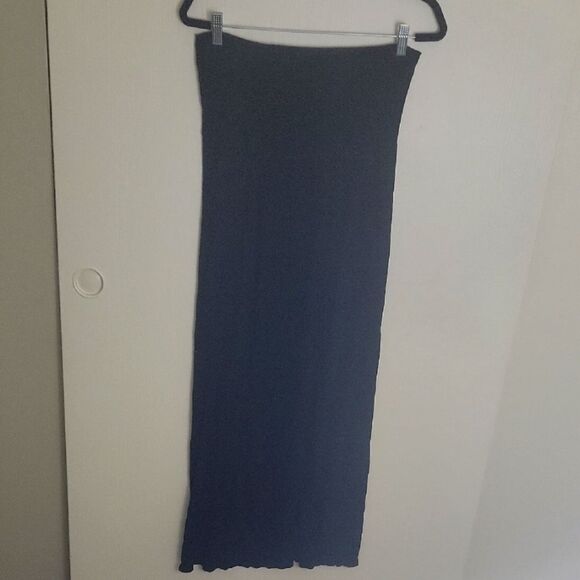 Elegant Black Maxi Skirt - Picture 1 of 3